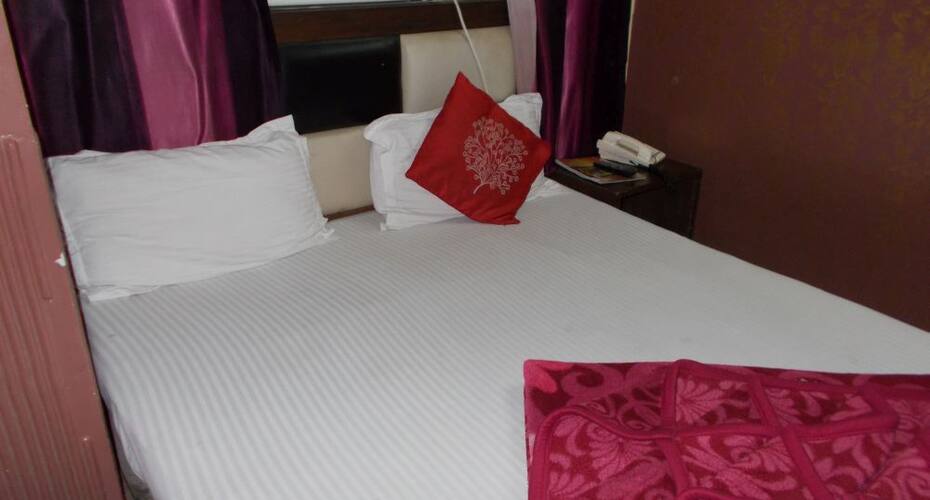 Hotel Nitin Deluxe, New Delhi 5
